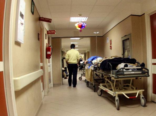 Muore in Ospedale, ma nessuno avverte la famiglia: “odissea” per trovare la salma