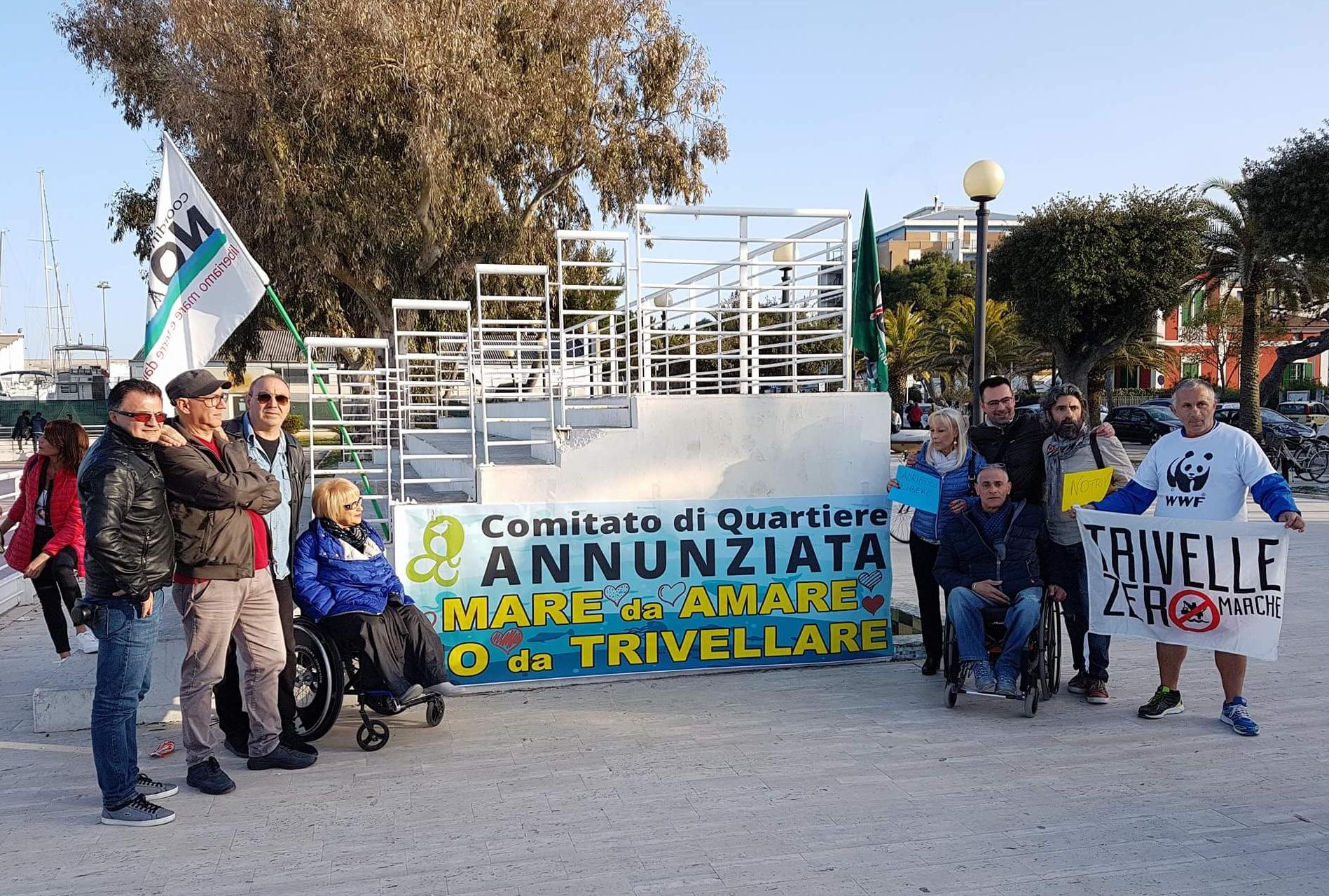 Giulianova. Contro le trivelle&flash mob: partecipazione di cittadini