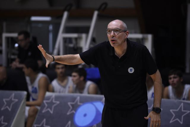 Roseto Basket. Il nuovo Coach D’Arcangeli scrive una lettera aperta ai tifosi