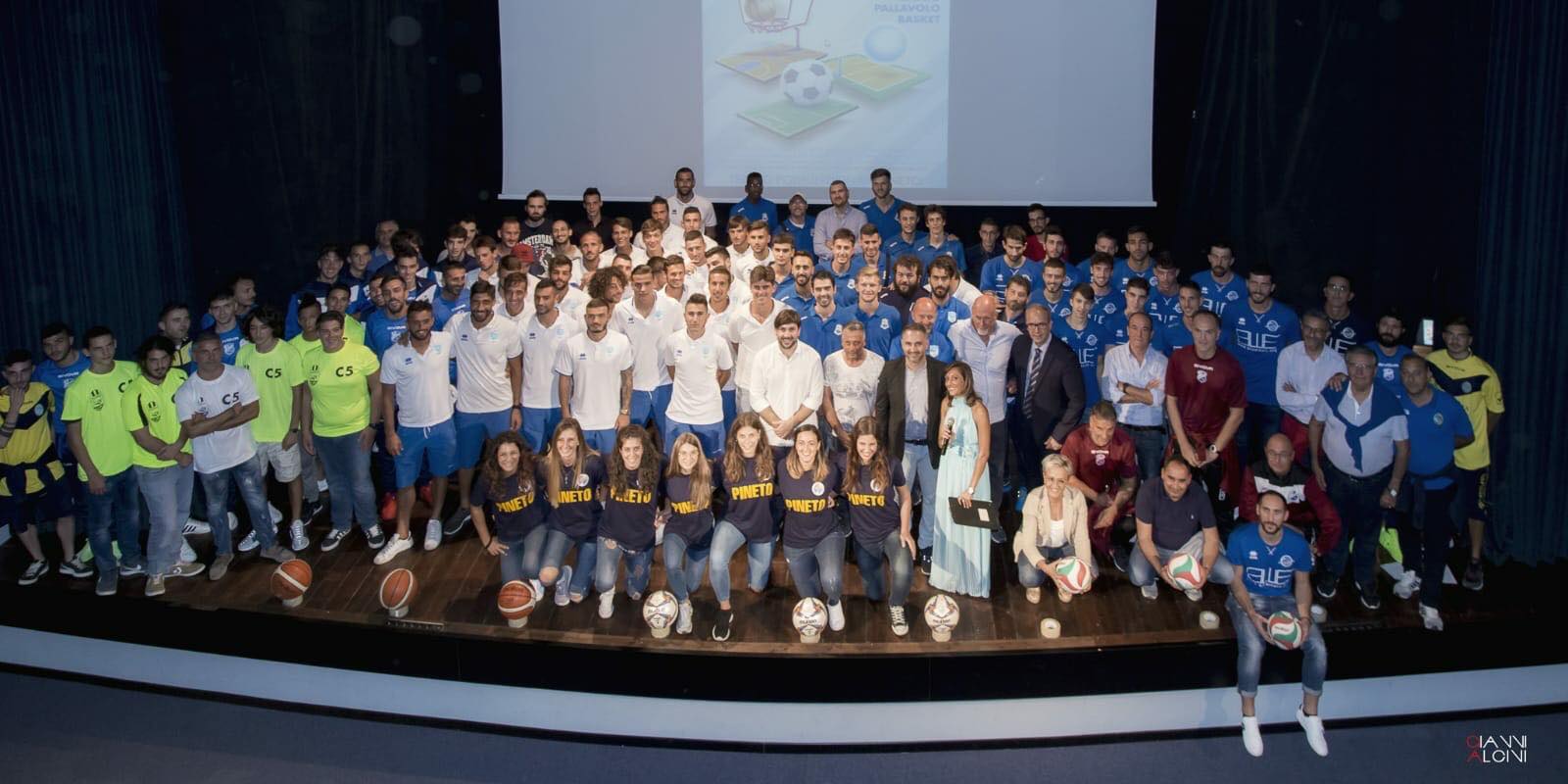 Pineto&Sport. Presentate le squadre di Calcio, Volley e Basket della città/FOTO