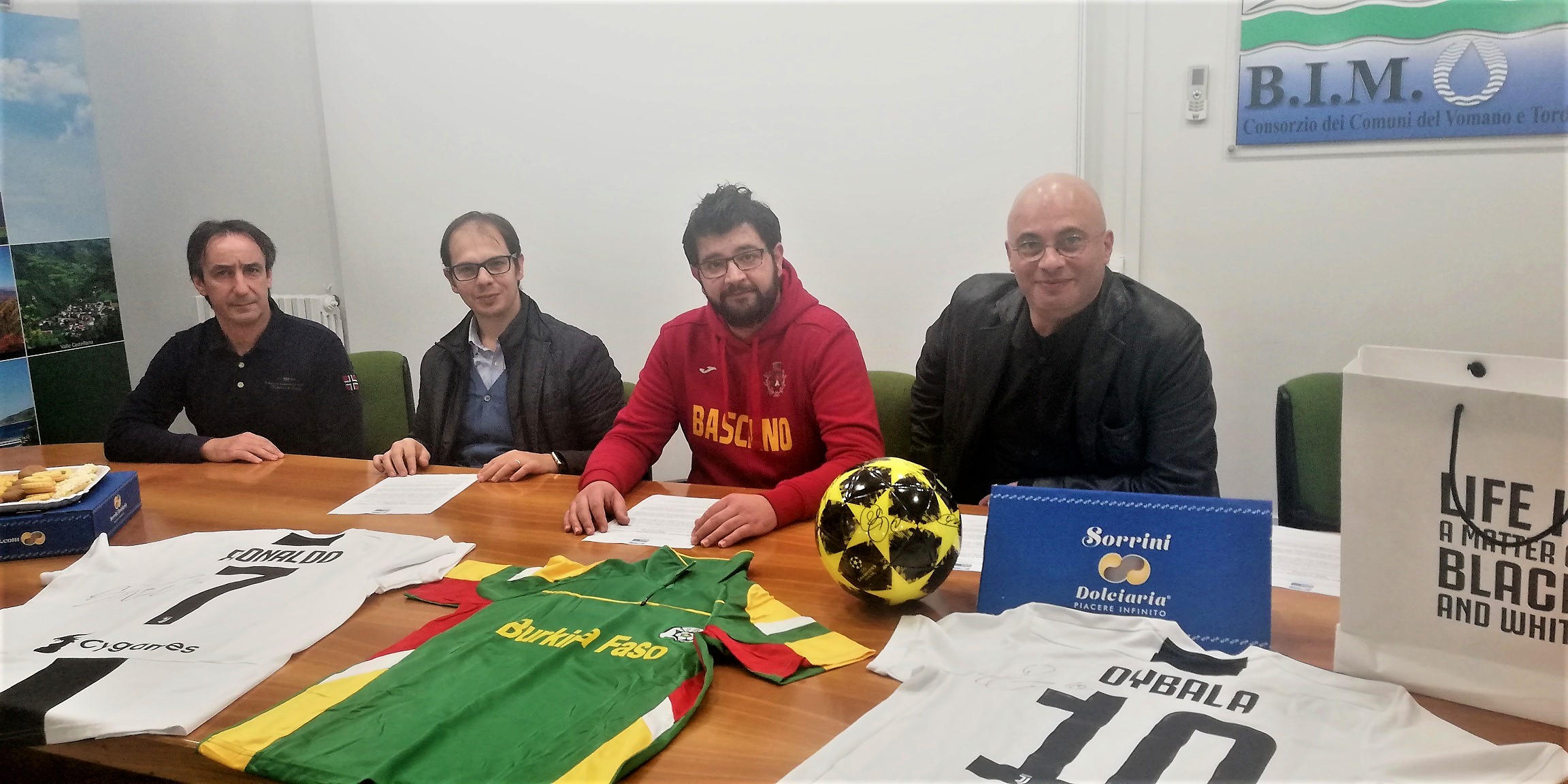 Basciano. Solidarietà per il “Burkina Faso” con i giocatori della Juventus. Madrina Aida Yespica