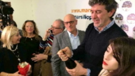 AGGIORNAMENTI  Abruzzo Regionali: Marco Marsilio è il nuovo Governatore con il 48,03%. Secondo Legnini con 31,28% e terzo Marcozzi con il 20,20%. Affluenza in calo(53,12%)