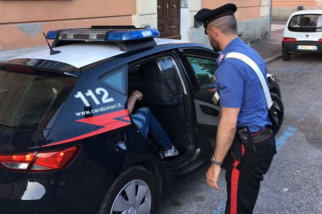 Roseto. Carabinieri scoprono truffatrice on-line: vende la merce incassa, ma poi scompare