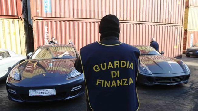 Frode sulle auto di lusso: la Guardia di Finanza arresta 23 persone