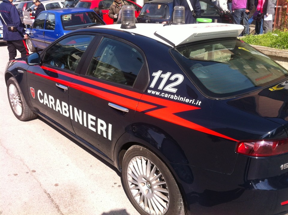 Giovanissimo pusher scoperto dai Carabinieri ingoia 10 gr di eroina: arrestato