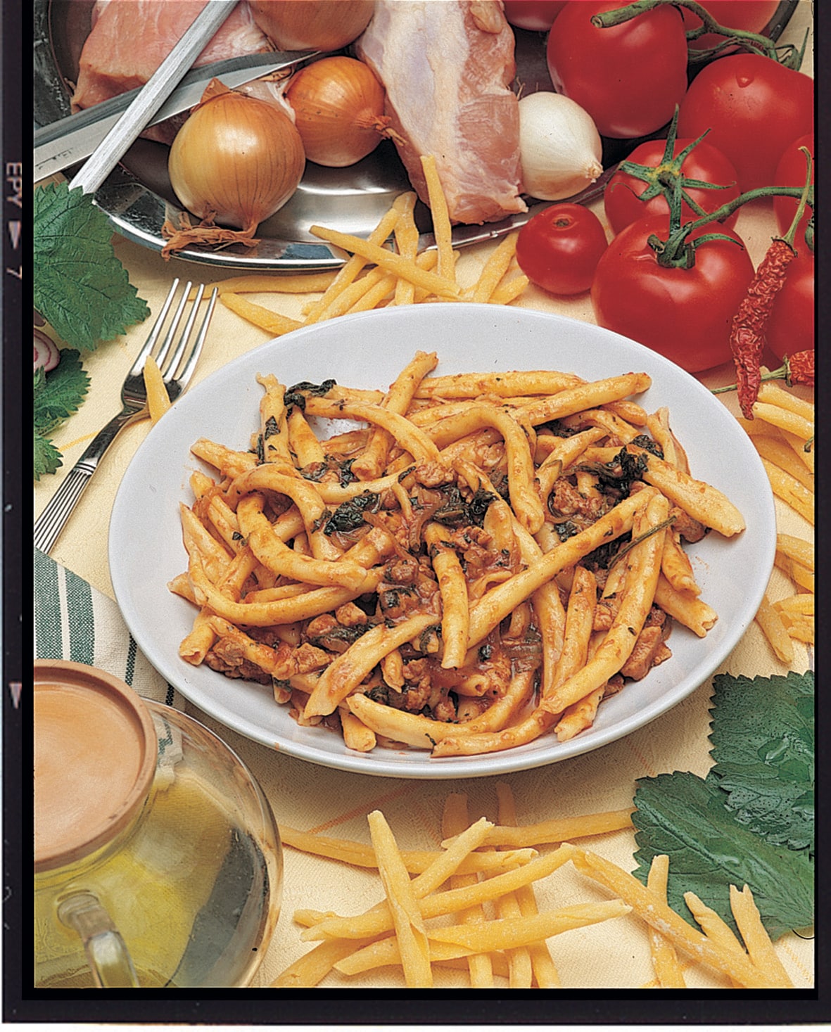 Abruzzo In….cucina. Una ricetta della tradizione: “Ceppe al sugo” o “i makkarù nghe li cèpp”