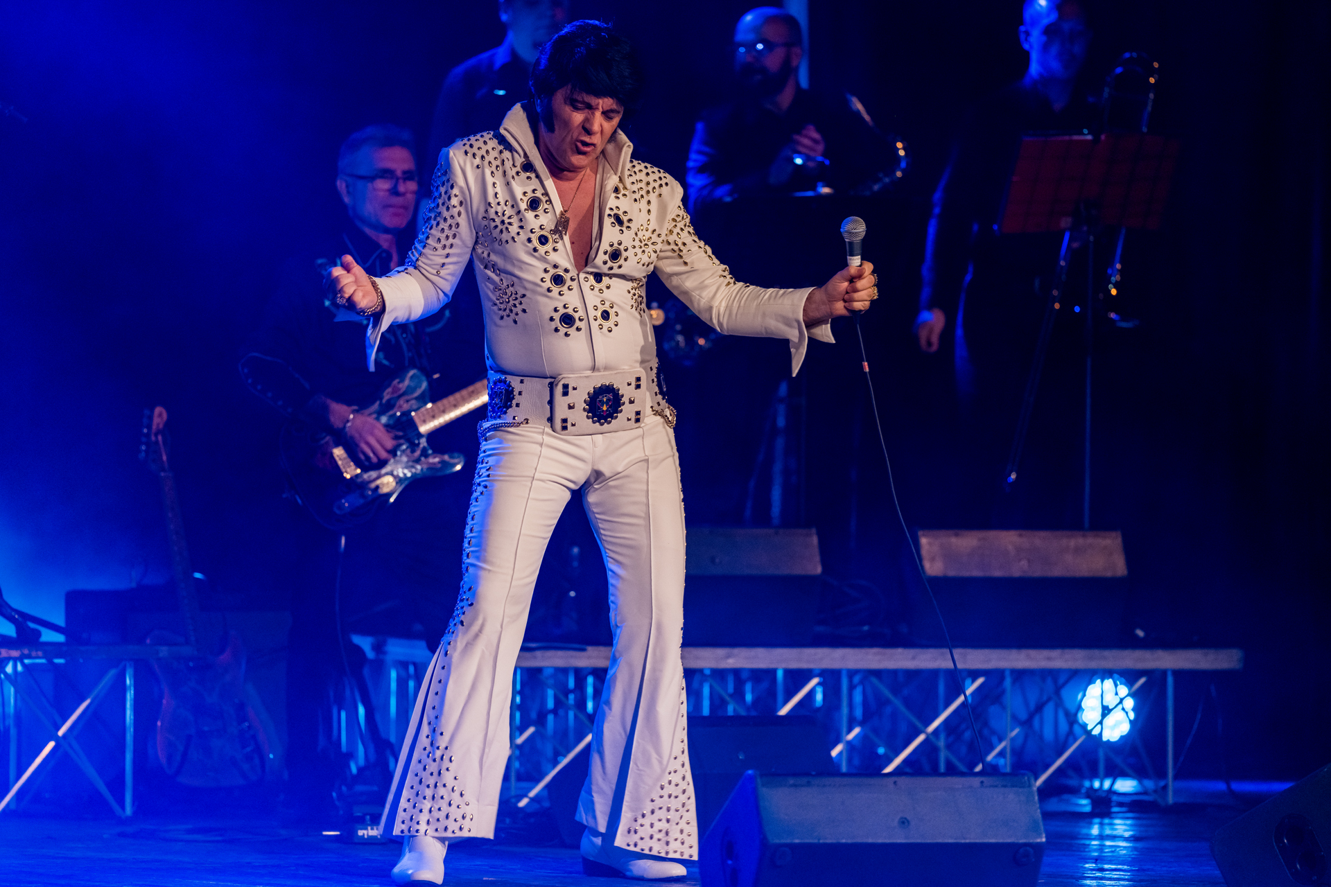WallTv. Musica.In scena Joe Ontario, “impersonator” di Elvis Presley/VIDEO