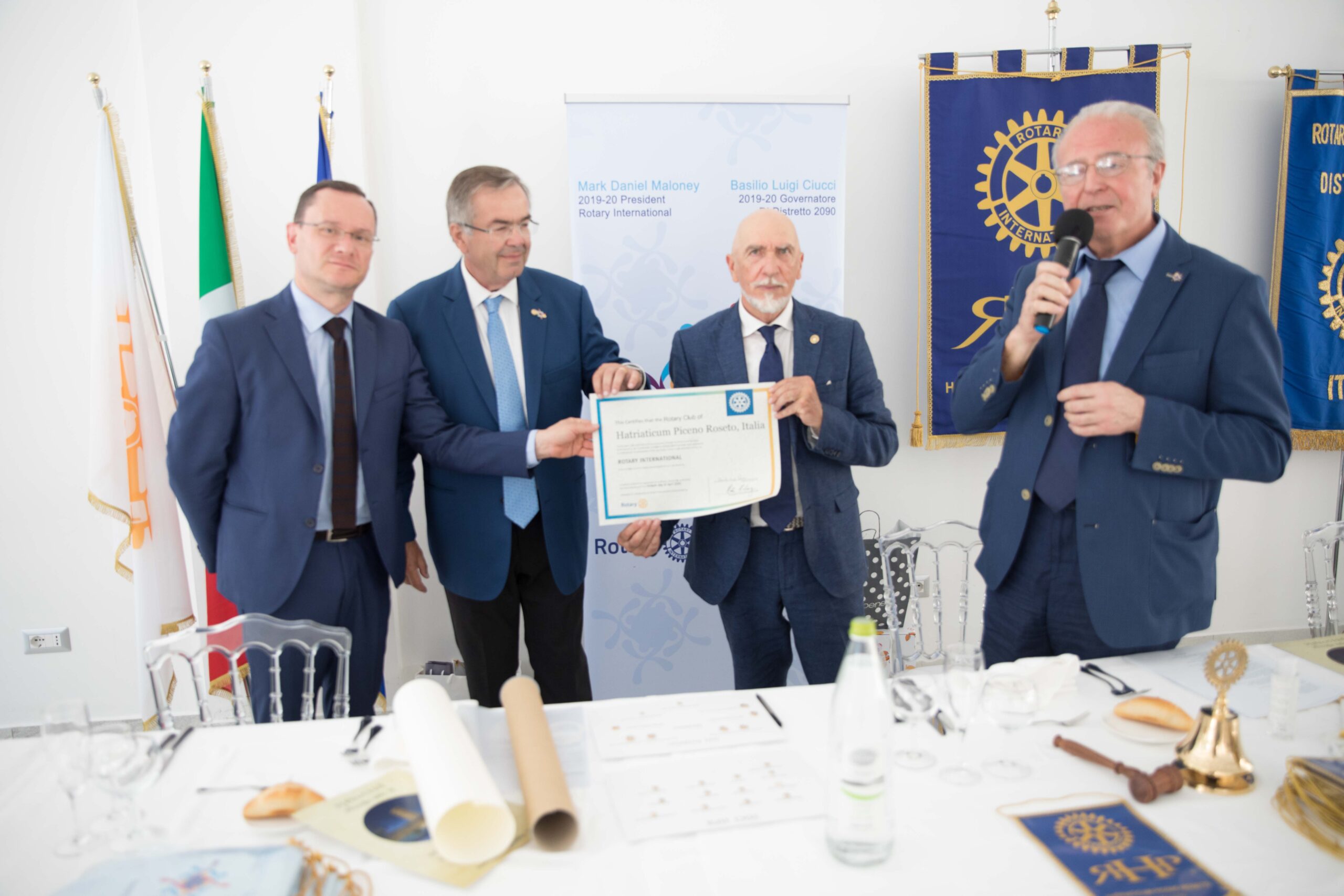 Consegnata la “charter” costitutiva  del nuovo “Rotary Club Hatriaticum Piceno Roseto”