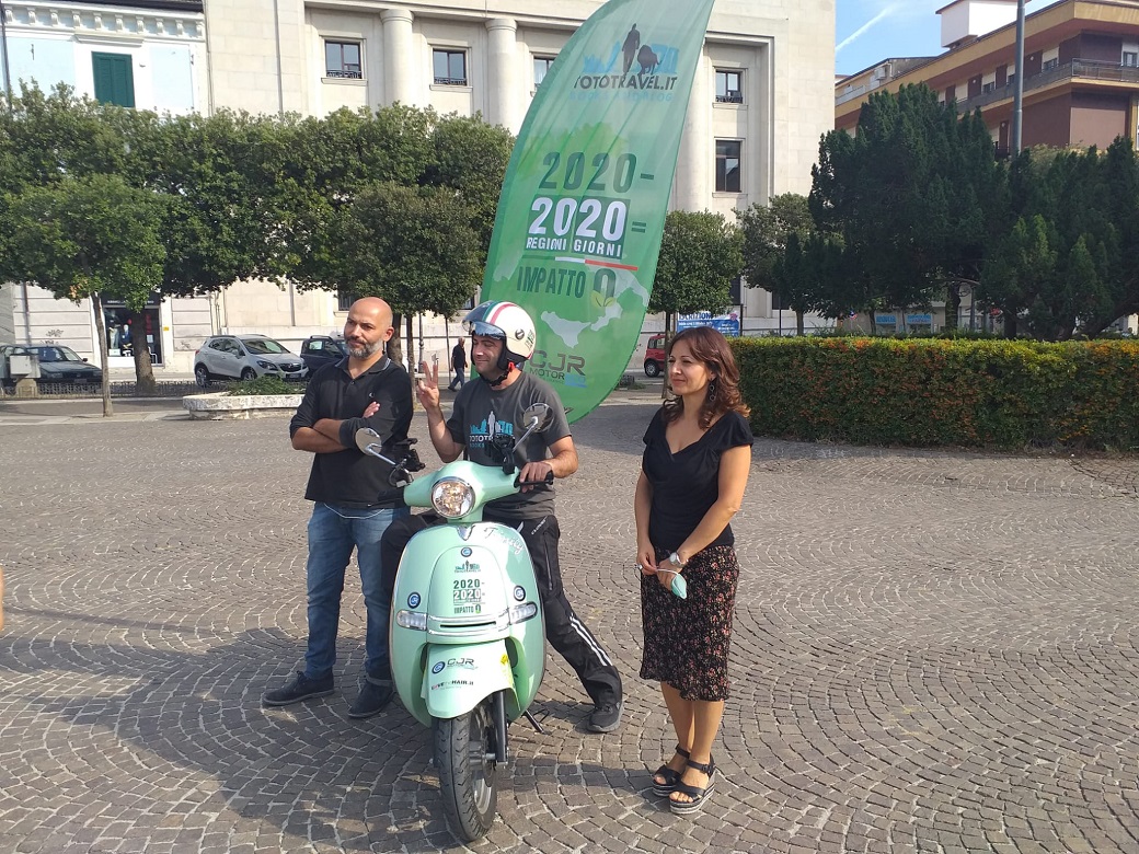 Pesaro.Giro d’Italia in 20 giorni ad impatto zero: la carovana del blogger Magliozzi approda in città