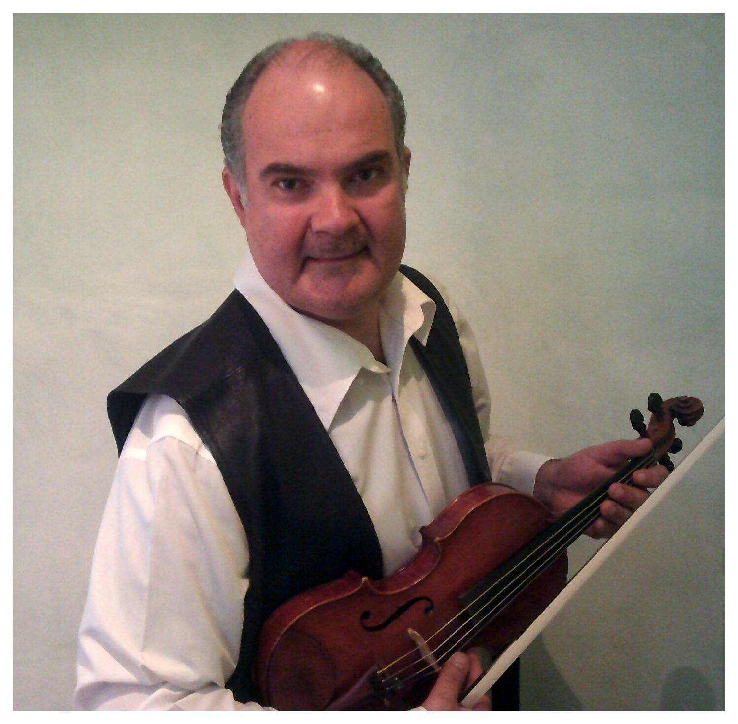 Musica. Fabio Mariani, un violinista con le “note che partono dal cuore e arrivano in cielo”