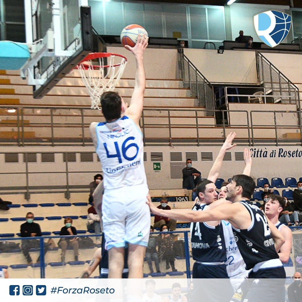 Basket serie B. La Liofilchem Roseto cede nel finale. Ancona vince per 87 a 83