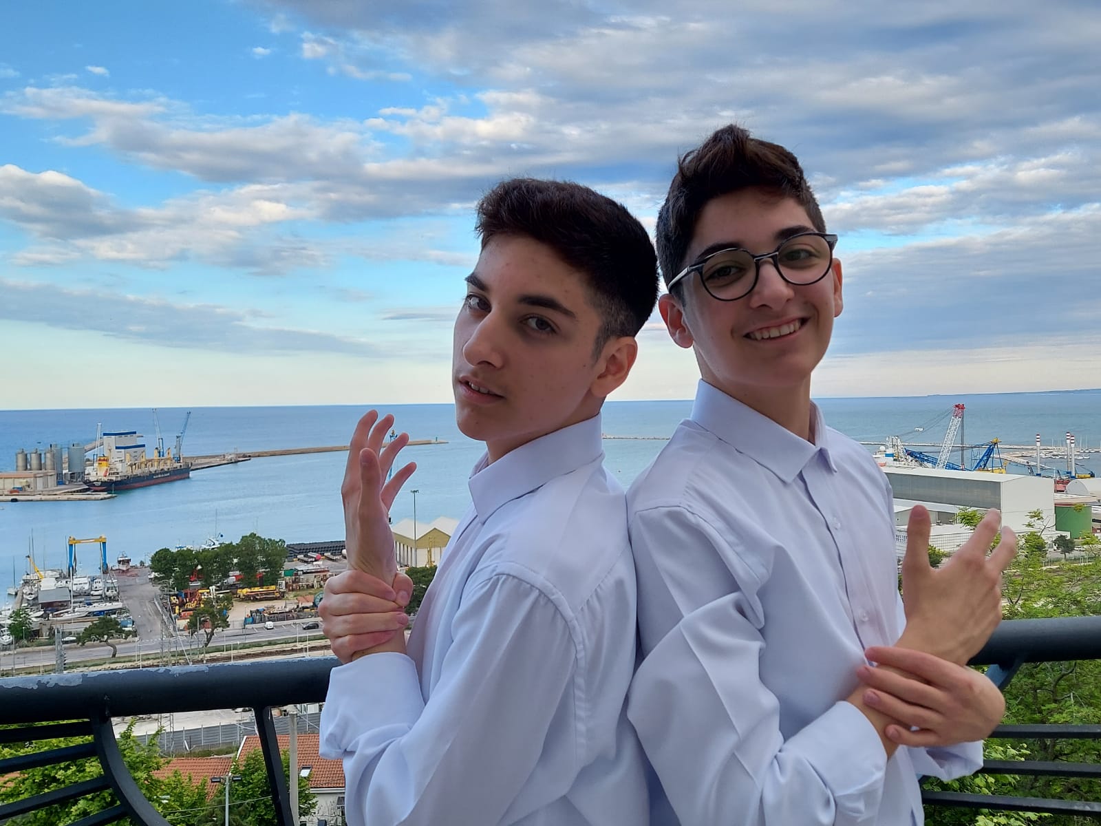 Musica. I fratelli Fabio e Alessio Maiorani: due pianisti talentuosi. Tra i primi al concorso nazionale” Ortona, Città d’Arte”