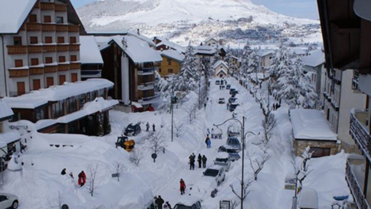 Torna la neve in Abruzzo: da oggi impianti sciistici aperti a Roccaraso