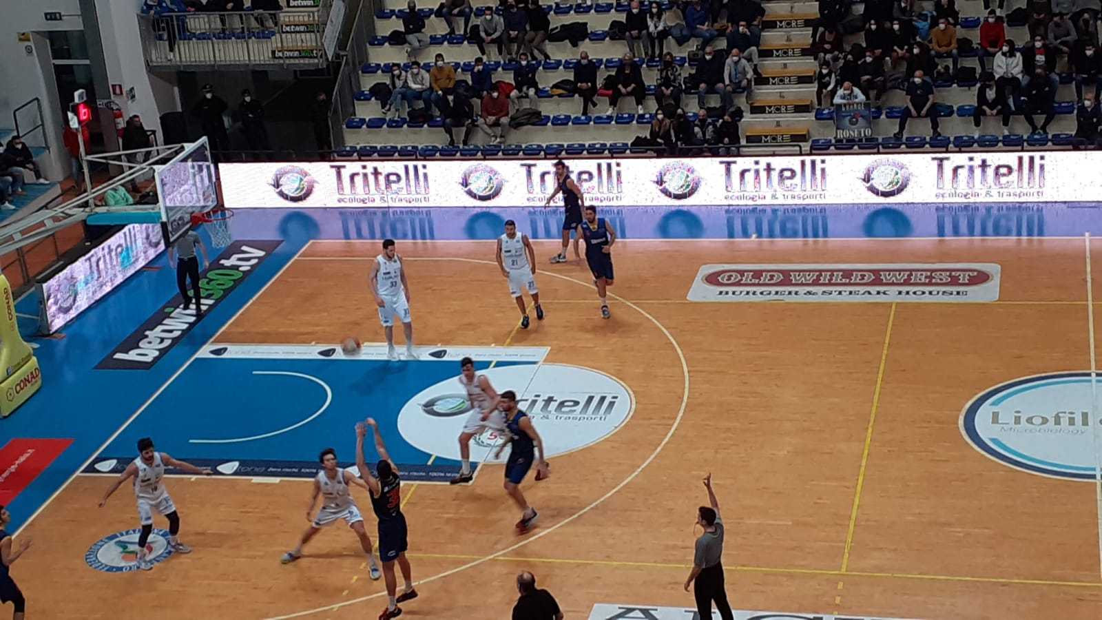 Basket serie B. Recupero: la Liofilchem “asfalta” il Giulianova per 97 a 53
