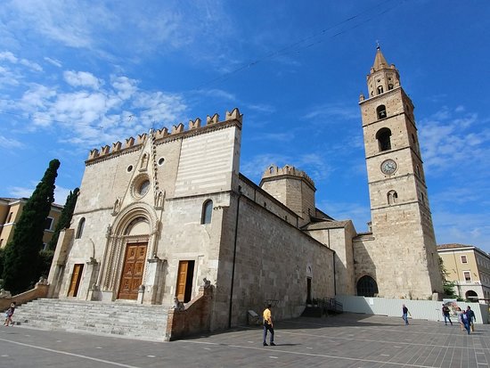 I Cento anni della nascita di Don Giussani: cattedrale di Teramo una messa presieduta da Mons. Lorenzo Leuzzi