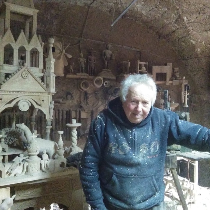 Abruzzo & Mestieri . A Pretoro continua la tradizione di intagliatore del legno con Felice Marcantonio