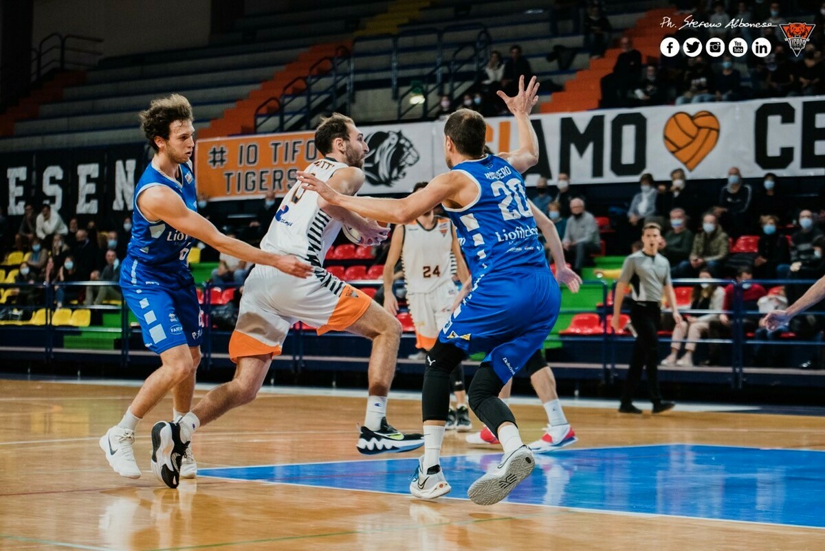 Basket serie B. La Liofilchem Roseto ospita al PalaMaggetti il Cesena
