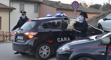 Marche. Tre persone arrestate dai Cc per una rapina di un orologio Patek Philippe del valore di 40mila euro