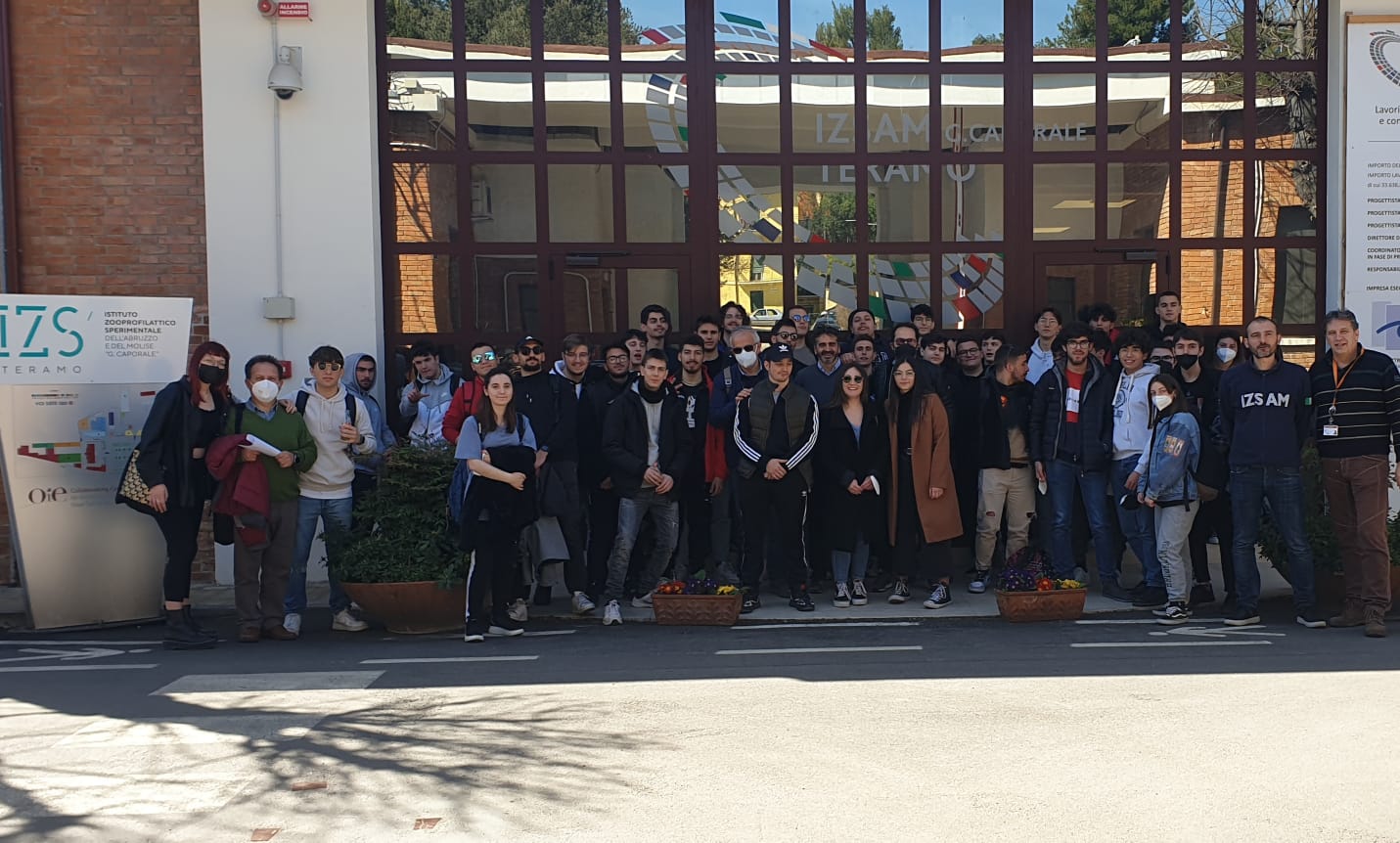 Gli studenti dell’I.I.S. Alessandrini-Marino in visita allo Zooprofilattico di Teramo