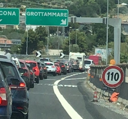 A14: traffico intenso da controesodo, in direzione Ancona(verso nord) tra Marche e Abruzzo