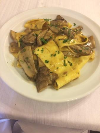 Abruzzo In…cucina. La ricetta tipica d’autunno:” Pappardelle all’aquilana con zafferano e funghi porcini”