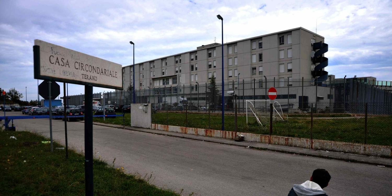 Teramo. Il Partito Radicale organizza “Befana in carcere”: visita ai detenuti di Castrogno