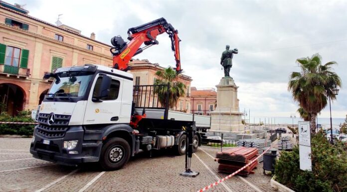 Giulianova. Iniziati i lavori di restauro della statua di Vittorio Emanuele II