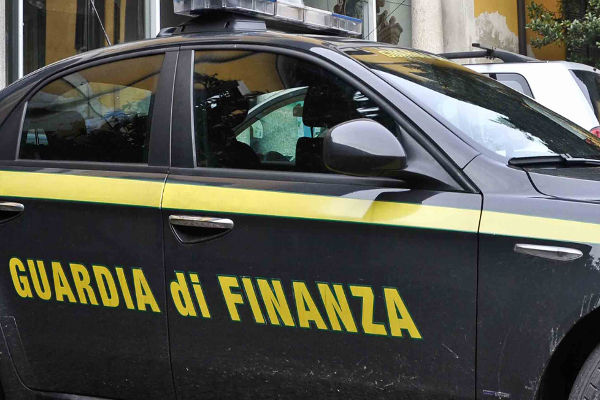 Abruzzo. La Guardia di Finanza scopre rifiuti interrati nella zona agricola di prestigio