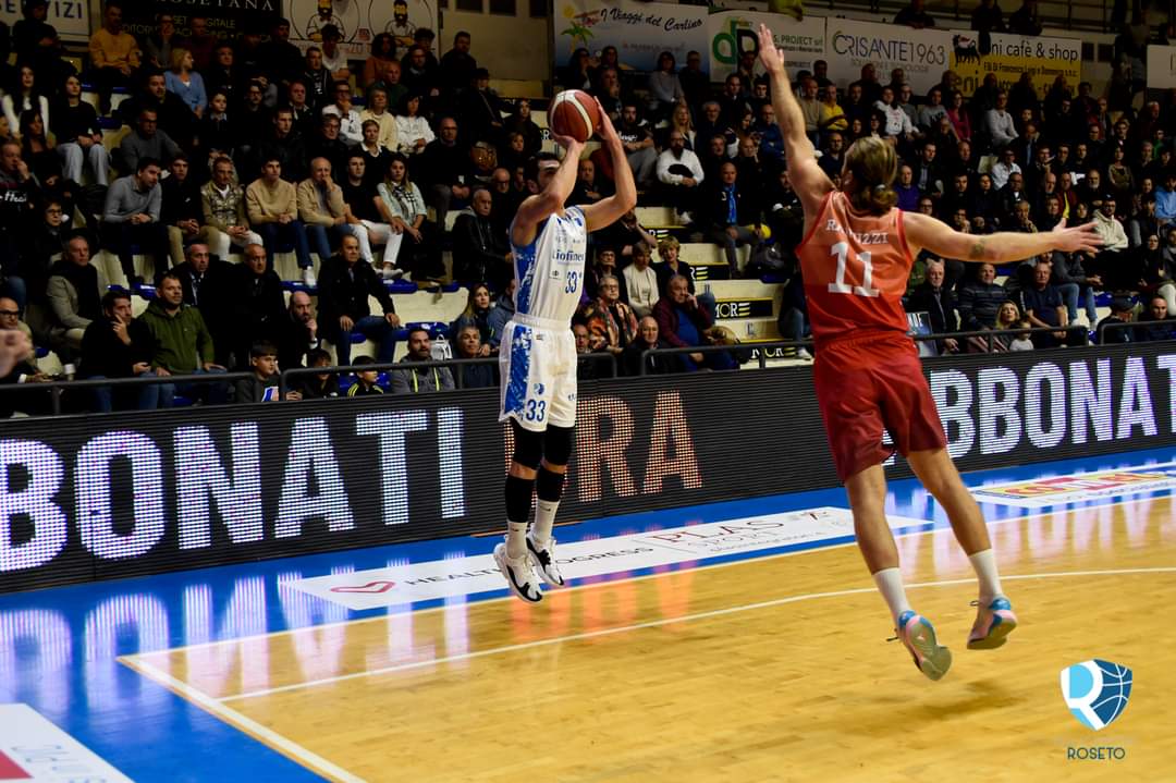 Basket serie B. La Liofilchem Roseto battuta (85-78) a Fabriano