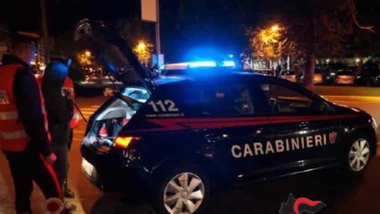 Roseto. Controlli serrati dei Carabinieri: rosetano arrestato per violenza sessuale, ritirate tre patenti e sequestrati 13 gr di eroina