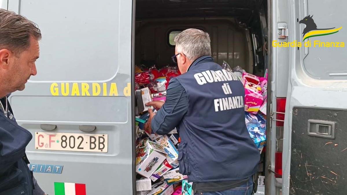 Operazione GDF in Abruzzo e Lazio: sequestrati 80 mila articoli non conformi 