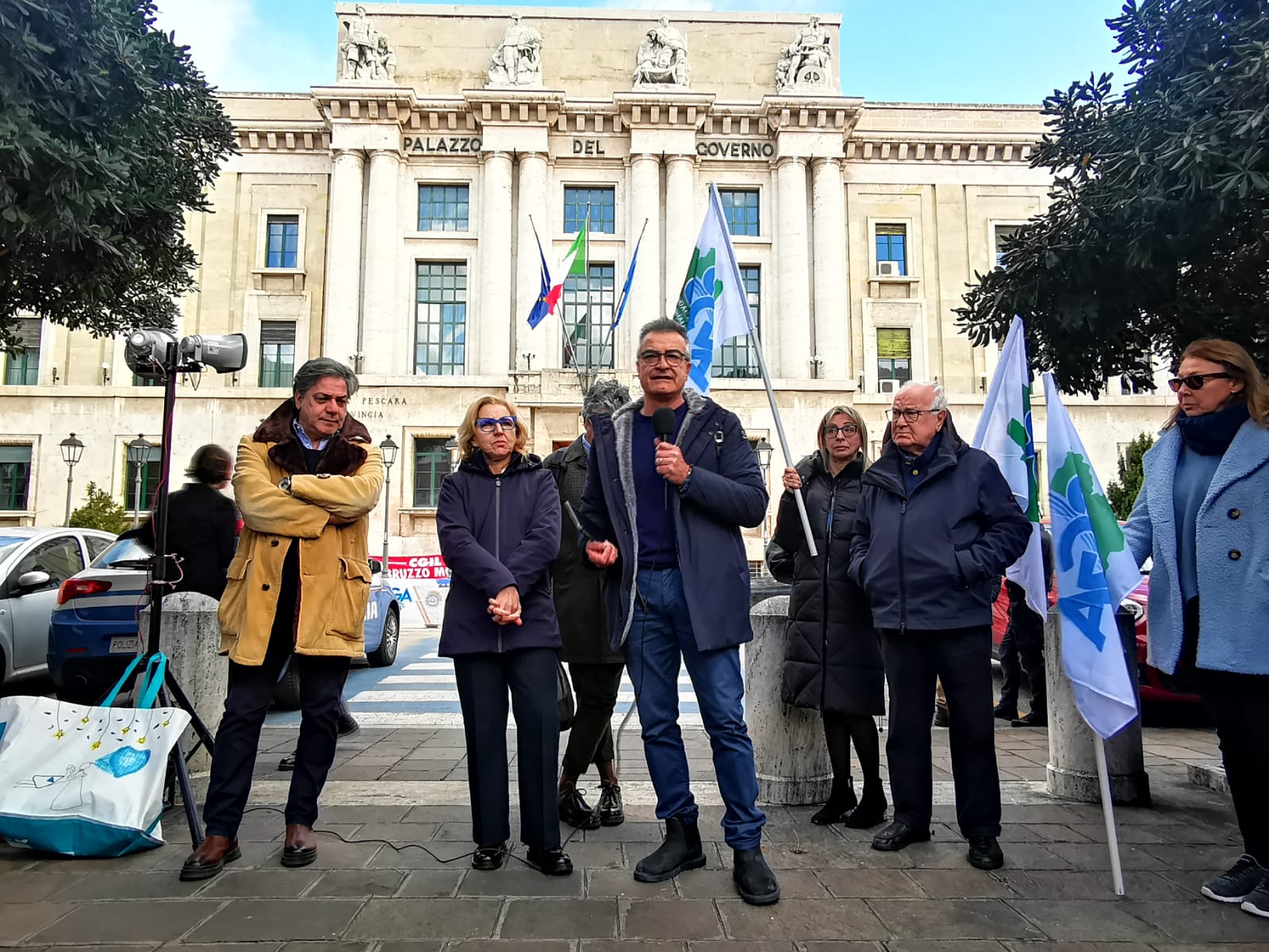 Sindacato dei Giornalisti abruzzesi. Presidio davanti alla Prefettura di Pescara:” Difendiamo i diritti dei cittadini ad un’informazione completa e corretta”