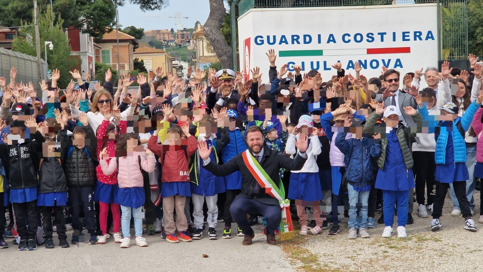 Giulianova. Festeggiata la “Giornata del Mare”: 500 studenti sul fronte Porto
