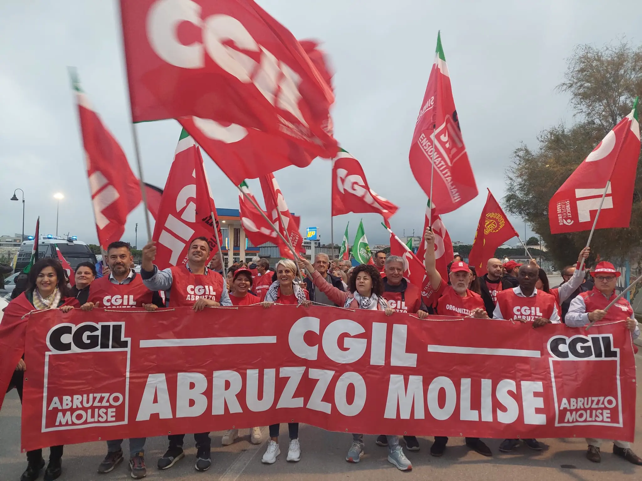 CGIL Abruzzo: domani in piazza a Roma con 20 pullman e un treno CGIL Abruzzo: domani in piazza a Roma con 20 pullman e un treno