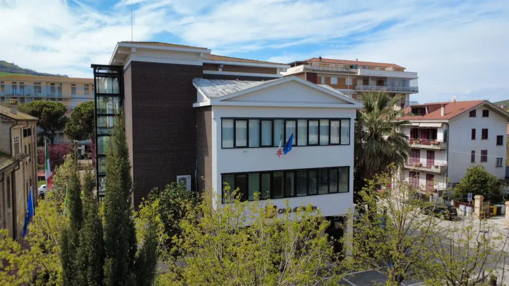 Pineto. Sdemanializzazione in zona Colle Pigna: la maggioranza replica all’opposizione Pineto. Sdemanializzazione in zona Colle Pigna: la maggioranza replica all’opposizione